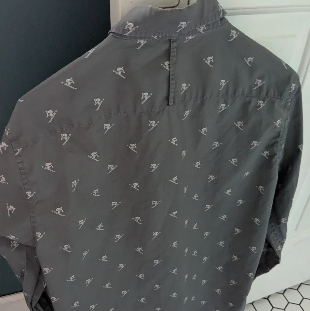 Banana Republic Luxe Poplin Untucked Slim Fit Skier Shirt Size Small - Picture 2 of 2